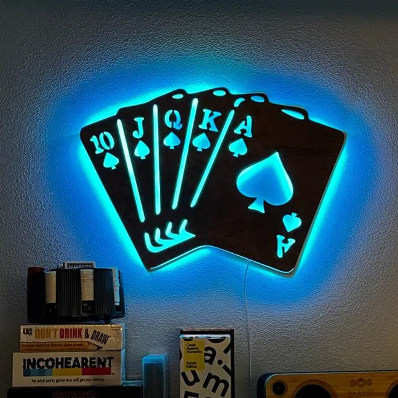 Kreatívna pokerová karta Dizajn nástenné zavesenie Nočné svetlo Drevené 3D LED stena LIVE LIGHT E-SPORTS Izba Bar spálňa Domáca stena dekoratívna lampa