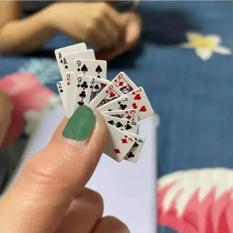 Kreatívne mini hracie karty Super malé prst poker poker prenosné cestovné pokerové karty Deti deti hrať kartu