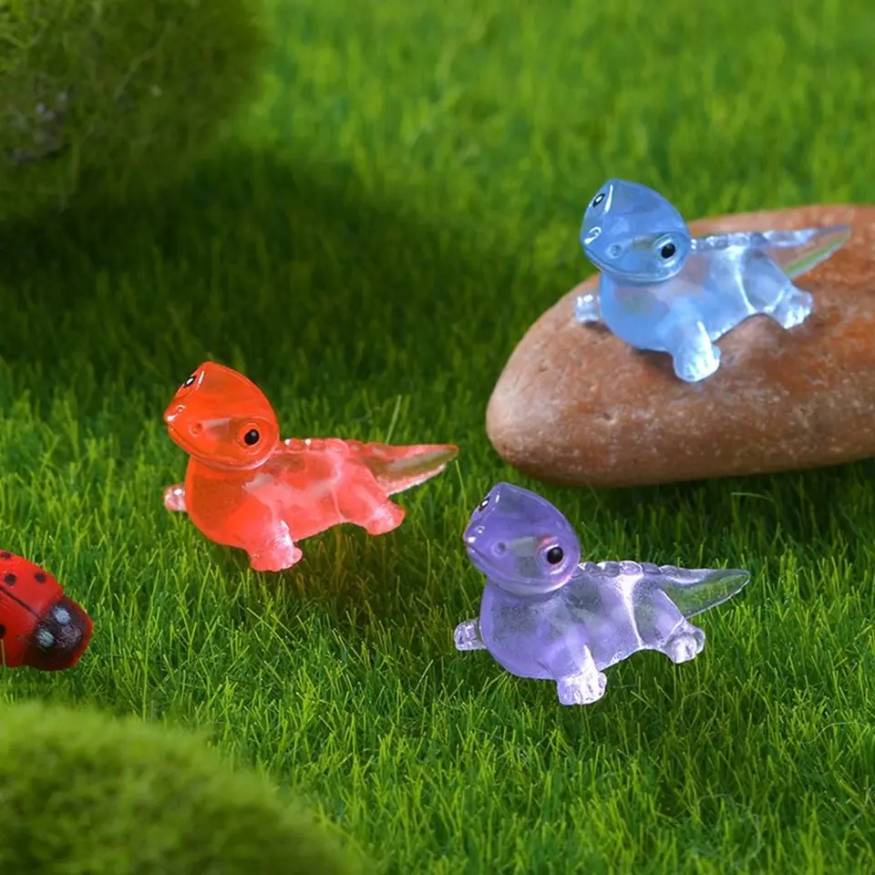 Kreatívne roztomilé mini jašterice žiaria na temnej živicovej remeslách Miniatúry Miniatúry DIY Karika