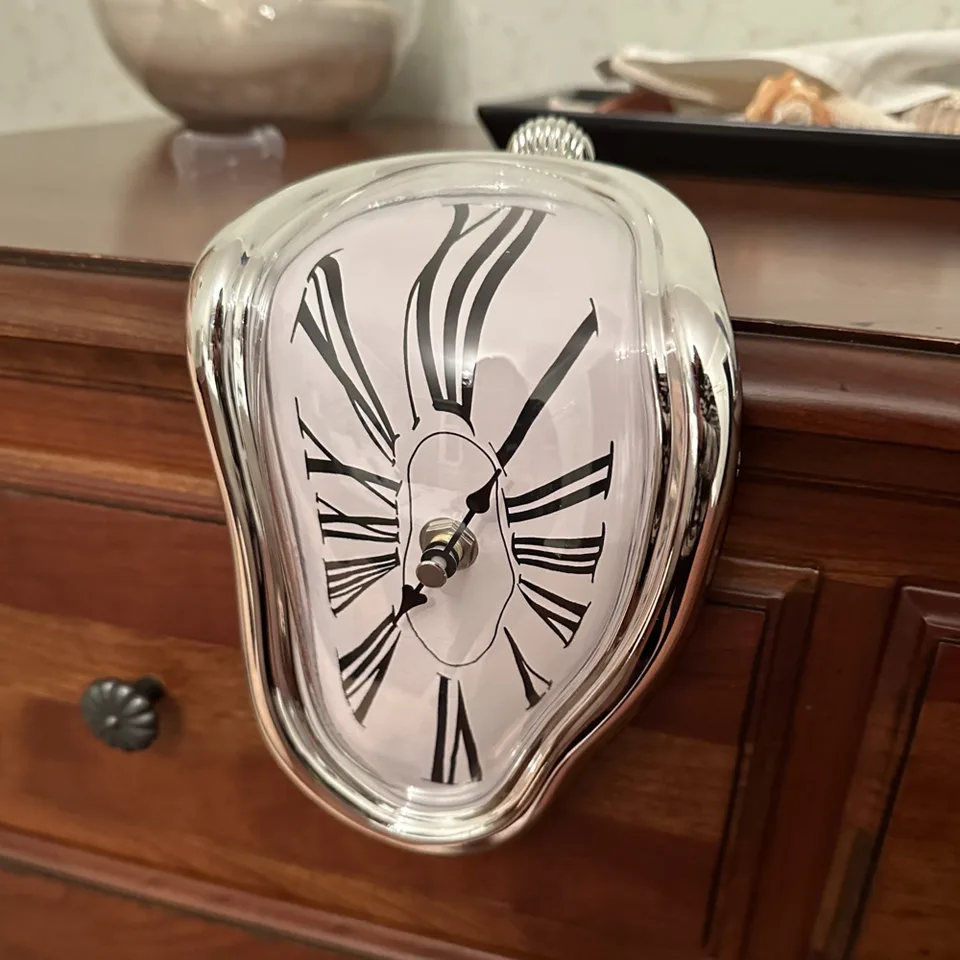 Kreatívne skrútené rohové hodiny topenie hodín rímske číslice nástenné hodiny retro časové osnovy reloj de Pared Home Decor Table Clock Darček