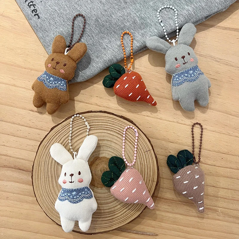 Kreslený plyšový králičie mrkva Keychain roztomilé plnené bábiky Keyring Fabric Bunny Dolls School Bag Prívesok pre dievčatá darček k narodeninám