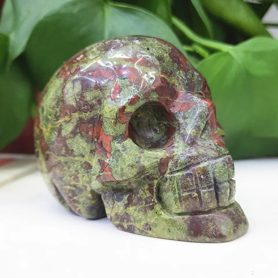 Krištáľová lebka Prírodná draka Krvná kamenná ručne vyrezávaná kremeň Cranium Gemstone Hojenie 2inch/3inch
