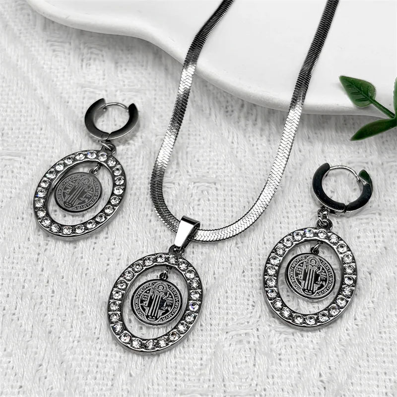 Krištáľový svätý benedikt medailový náhrdelník Set Sada Ženy Men z nehrdzavejúcej ocele strieborná farebná reťazec Amulet šperky