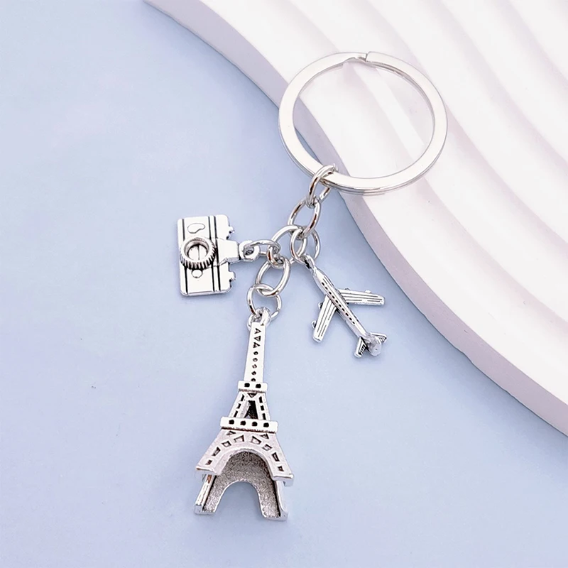 Krásne mini Paríž Eiffel Tower Keychain Aircraft Camera Camera Bag prívesok Keyring Jewelry Darčeky cestovné suveníry darčekové doplnky