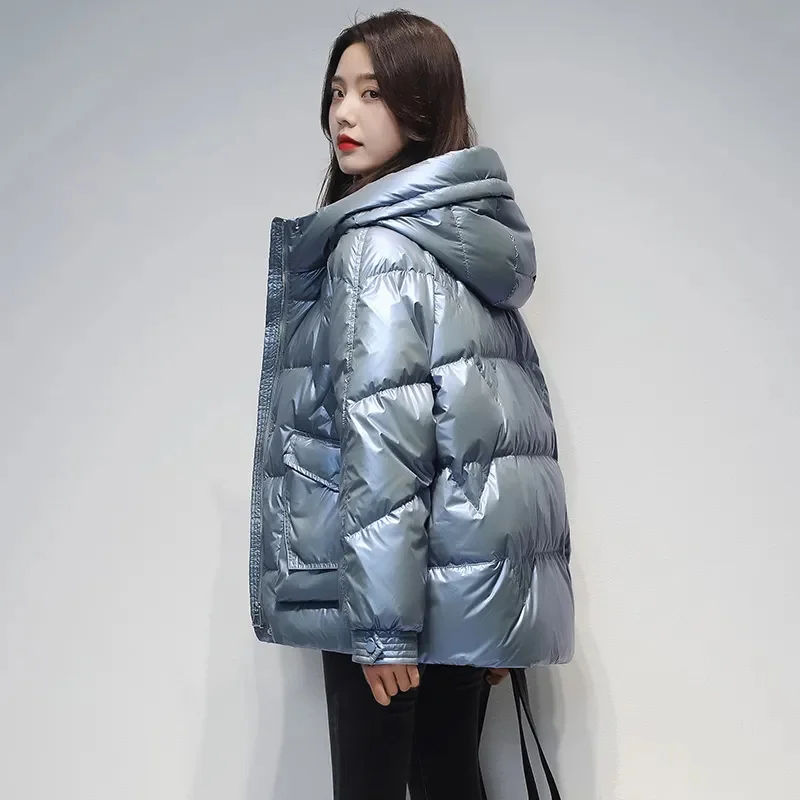 Krátka bavlnená bunda pre dámsku zimu 2025 Nová lesklá móda voľný hustý kabát Žena Casy Cotton Hooded Parka bundy