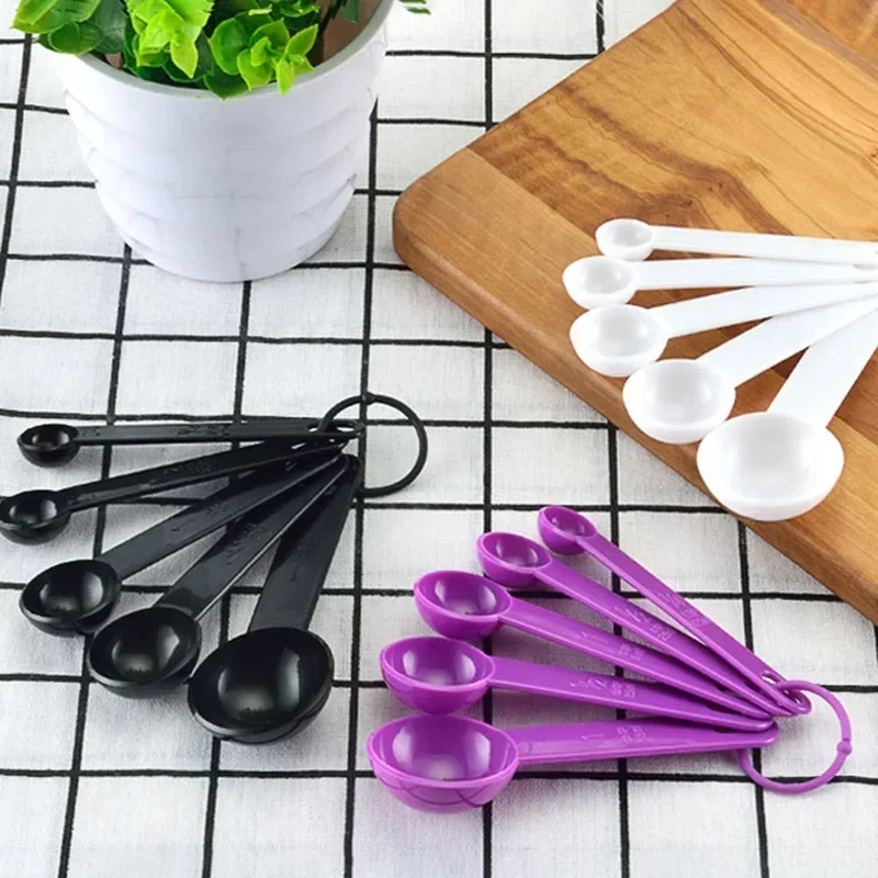 Kuchyňa Meranie lyžice meracie šálky meracie náradie prenosné plastové gadgety na kávu na cukor kuchyne