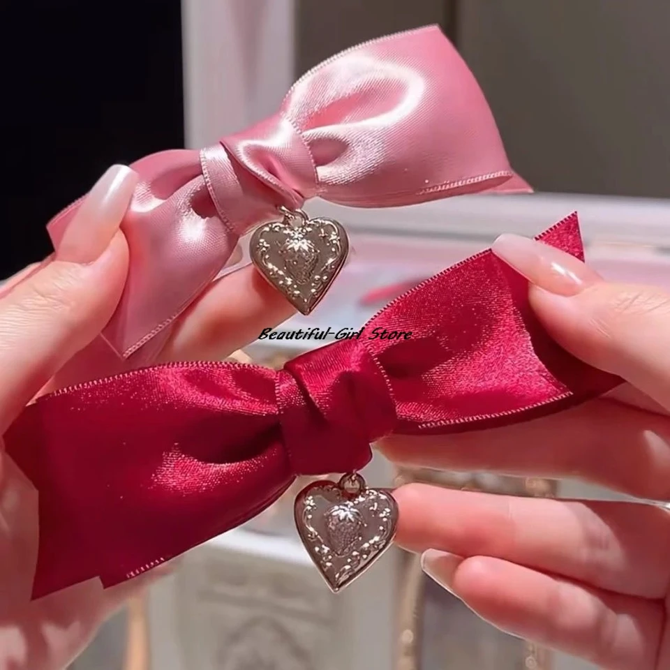 Kvetina vie jahodový cupid koláčové sponky 2 typy vlasových sponí