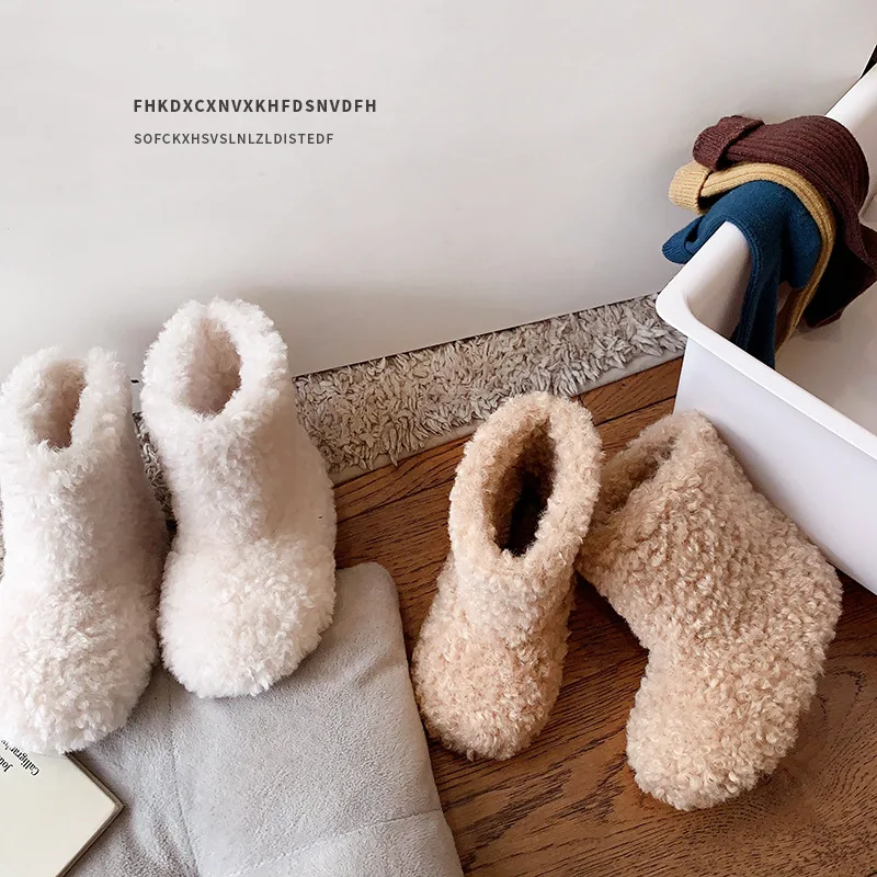 Kórejská verzia dievčat Snow Boots 2024 Zimná zimná bavlnená topánky Nové detské topánky Teplé topánky s plyšovými detskými topánkami pre dievčatá