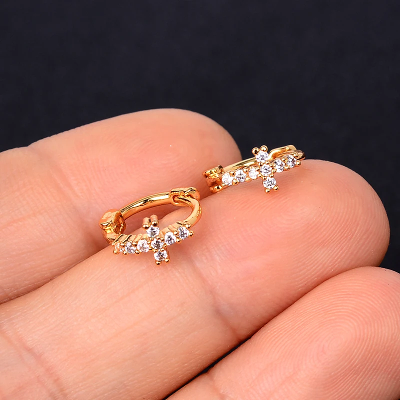Kórejské jednoduché piercing krížové kvetinové obruče Huggie náušnice Rings Malé geometria okrúhle kamienky zlaté farebné náušnice Darček