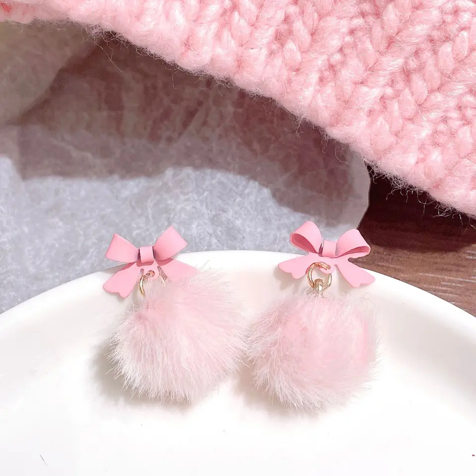 Kórejské ružové kvapky Dangle náušnice pre ženy Dievčatá Roztomilé nadýchané loptičky luk poms