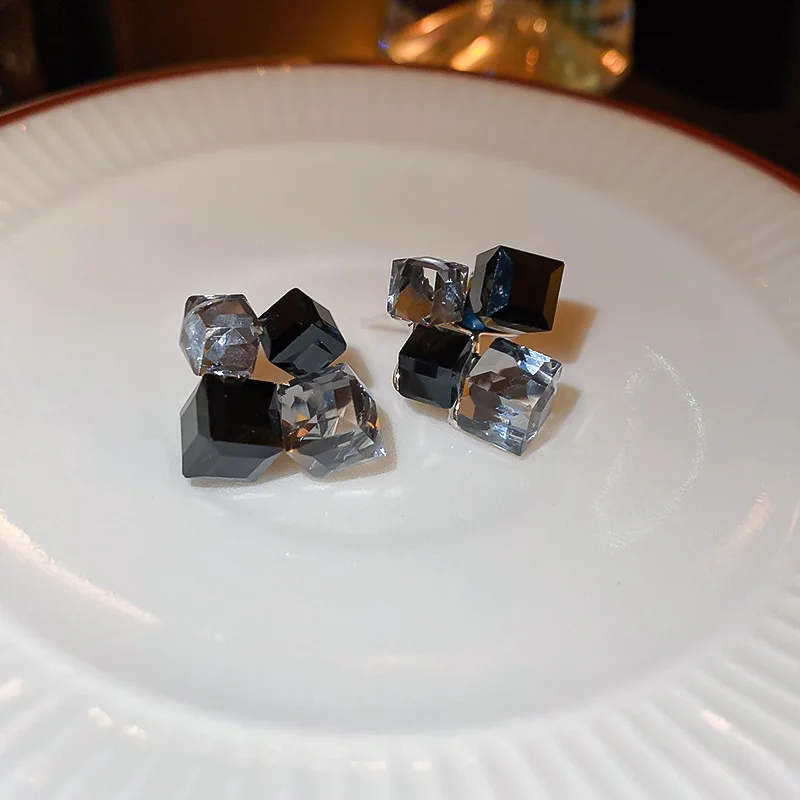 Kórejské čierne šedé štvorcové krištáľové náušnice pre ženy pre ženy módne šperky bijoux femmes brincos