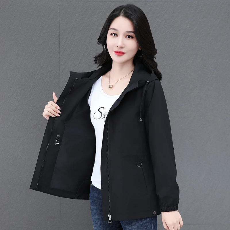Lady Autumn Winter Hooded Trench Coat pre dámske jarné nové štýly voľné a módne pásový pásik Kórejský štýl svetovej bundy