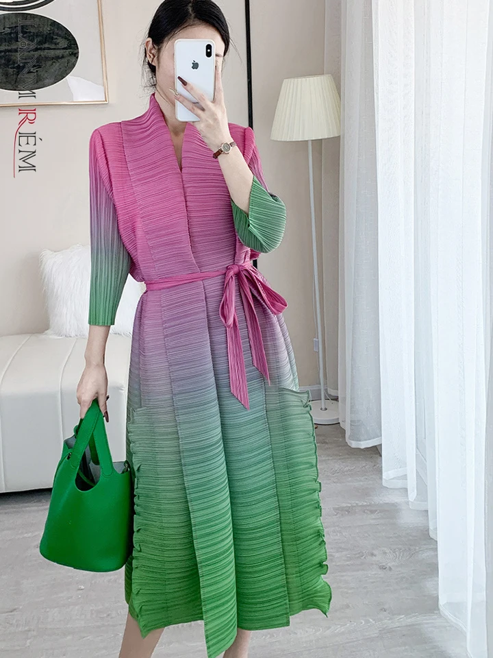 Lanmrem Contrast Farba Pleat Dress for Women Open Stitch Belt Midi Elegantné šaty Ladies Party Oblečenie 2025 jar 2R7326
