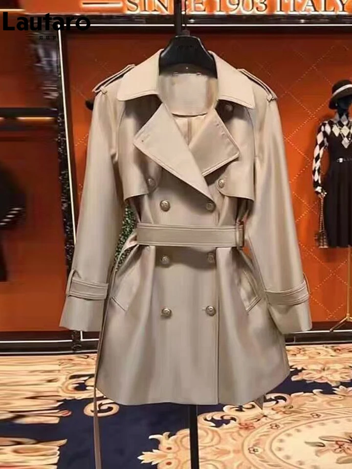 Lautaro Spring Autumn Khaki Satin Trench Coat pre ženy Dvojité prsia Elegantné vysoko kvalitné luxusné dizajnérske oblečenie 2024