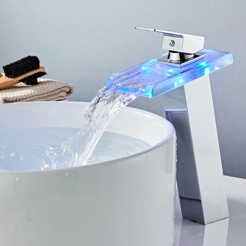 LED farba zmien sklenená vodopádová povodie Faucet kúpeľňa kúpeľňová vaňa umývadlo Zmiešajte kohútik s jednou rukoväťou vysoký vodný kohútik chrómová povrchová úprava