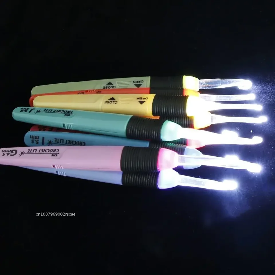 LED svetlo háčkované háčiky nastavené Light Up Pletajúce ihly Weave Šijacie nástroje remeselníkov