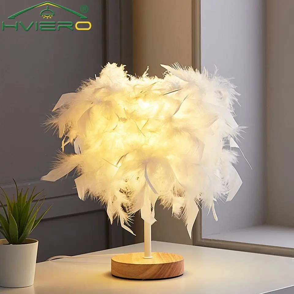 LED teplá malá stolová lampa Nordic Romantic Creative Perie Svadobná miestnosť Červená dievčina Spálňa lôžko Nočné čítanie Nočné čítanie svetlo