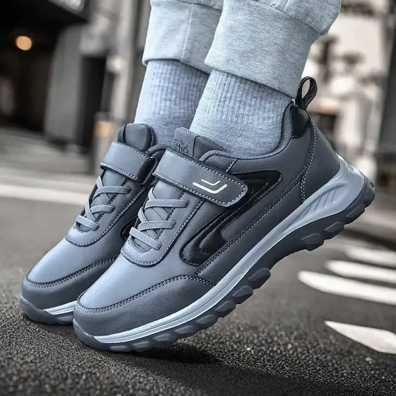 Legitímne kožené super veľké topánky Men Originálne neformálne čierne topánky Man = dámske tenisky Šport Top Comfort Atletic