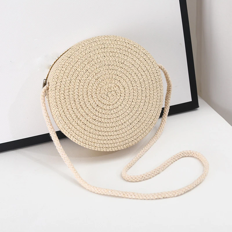 Letné okrúhle slané ramenné tašky Ručne vyrábané tkané kabelky Crossbody Nová moderná plážová taška Denná kabelka