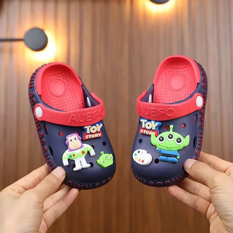 Letné topánky New Kids Boys Dievčatá Karikatúra hračky Príbeh sandálov Detské papuče vnútorné nekĺzavé plážové sandále Detské domáce topánky