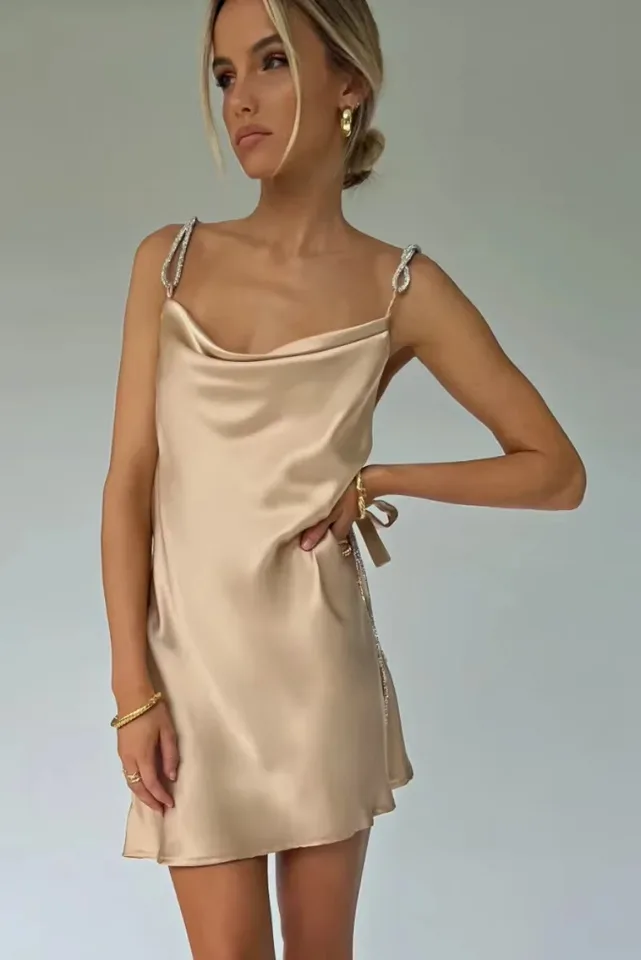 Letné vestidos šampanské hodvábne bez rukávov A-line špagety špagety remienok Club Party Temperament pre ženy sexy halter mini šaty