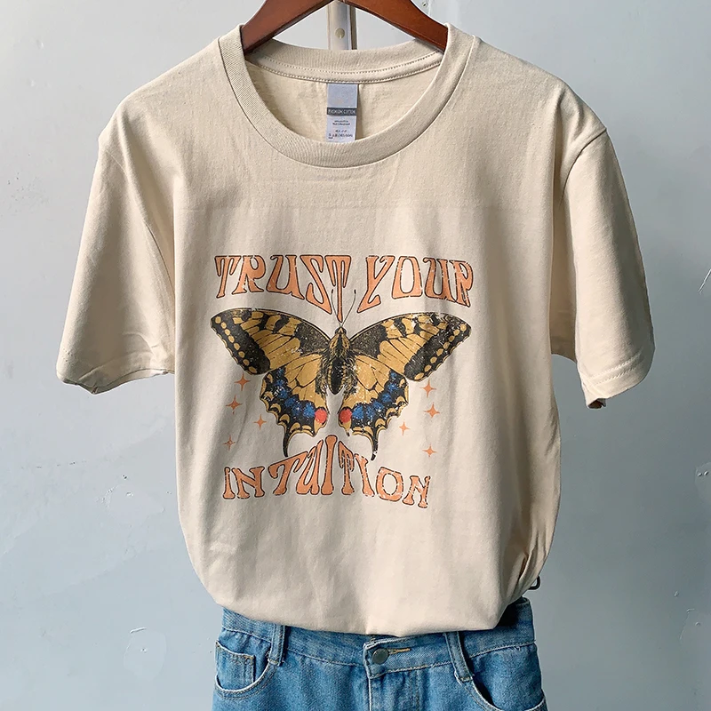 Letné vintage hippie boho grafické tričko Trust Your Intuition Butterfly tlač dám Tričko Pozitívne úvodzovky tričko retro top