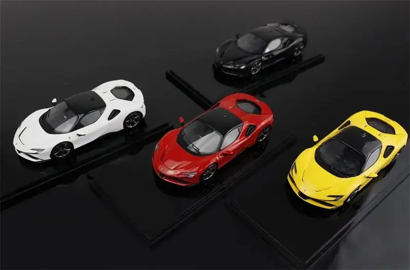 LF Model 1:64 NOVITEC SF90 ČERVENÉ / ČIERNE / ŽLETNÉ / BIELE LIMITED699 DIECAST MODEL CAR