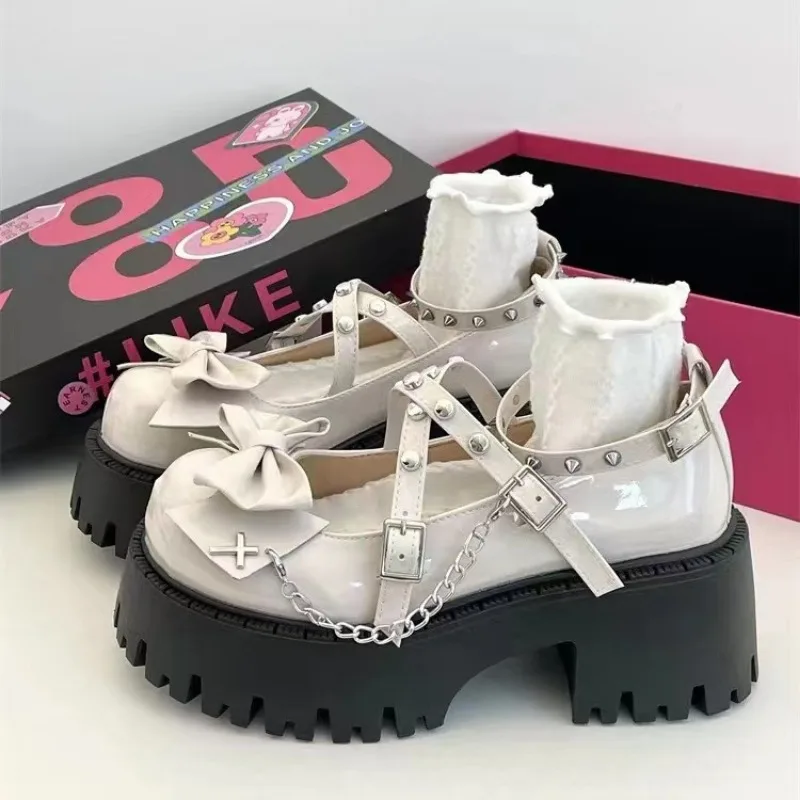 Lolita topánky sladké ženy podpätky kliny Mary Jane topánky kovové reťazce čerpadlá cosplay dámske topánky patent kožené ženy uniformné topánky