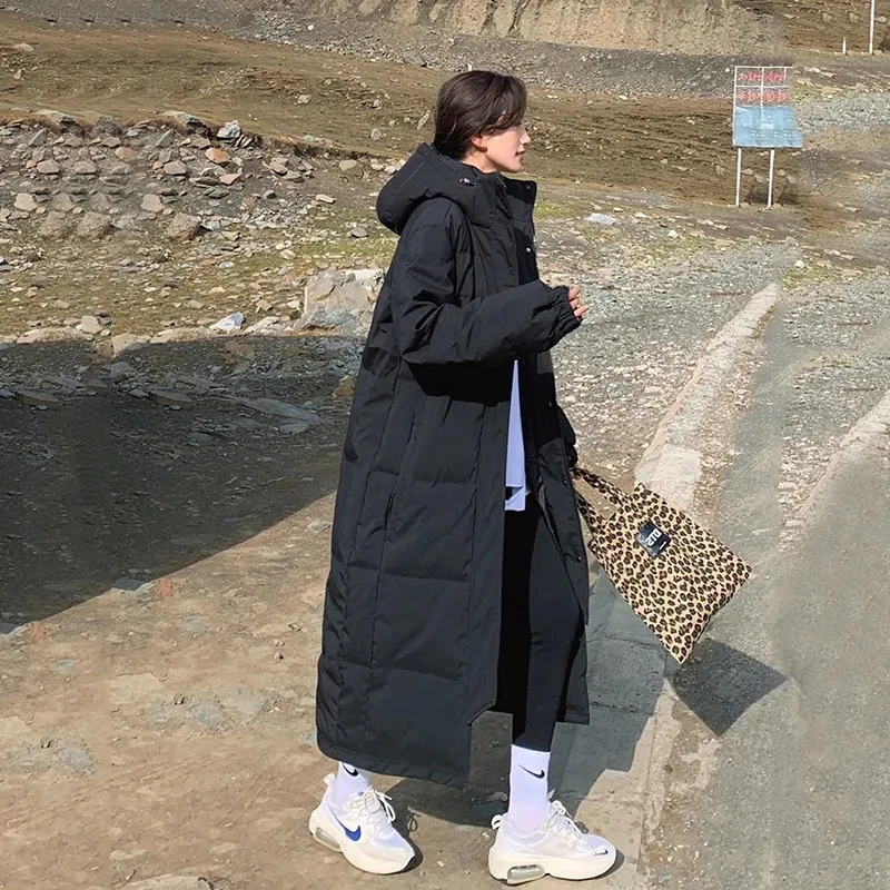 Long Down Cotton Coat Womens 2024 Nové zimné čalúnené Puffer Parkas Zhustá teplá bavlnená dámska bunda čierna kapucňa