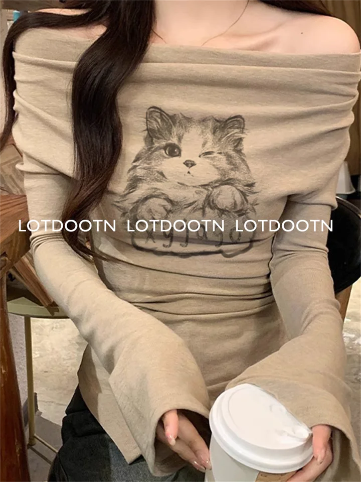 LOTDOOTN GOTHICKÉ KITTEN GRAPHIC GRUNGE THIRNS Ženy Y2K OFF RAME VINTAGE CROP TOP Kórejský štýl KPOP dlhé rukávové odpaliská 2024