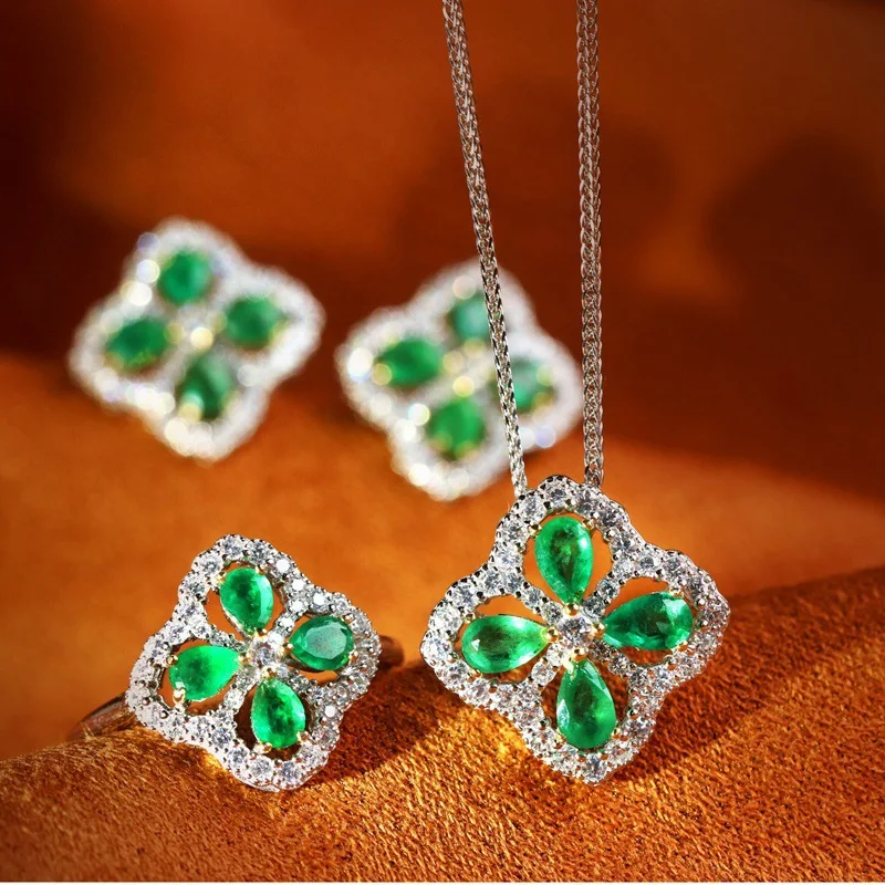 Lucky Alfalfa Emerald Set Set Four-Lef Clover Náhrdelník Simulácia Zelené turmalské náušnice otvárajú farebné šperky s pokladom