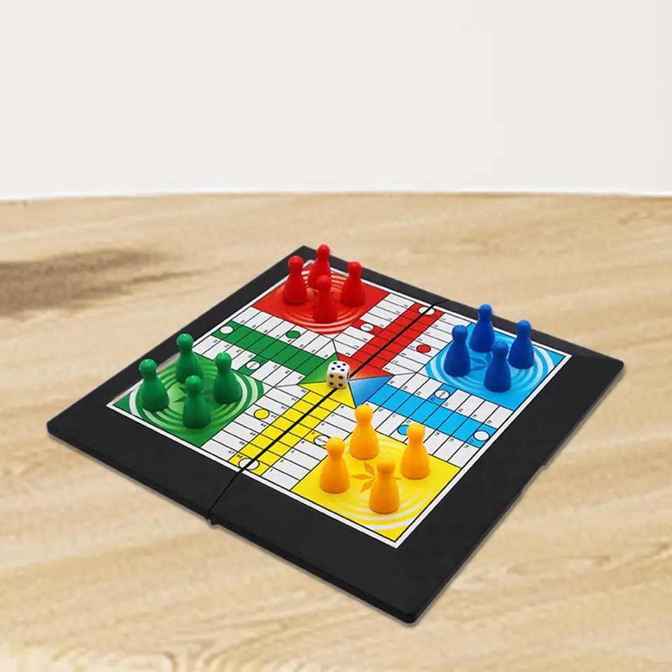 Ludo stolové hry pre viacerých hráčov cestovanie rodinnej hry pre všetky vekové večierky dospievajúci