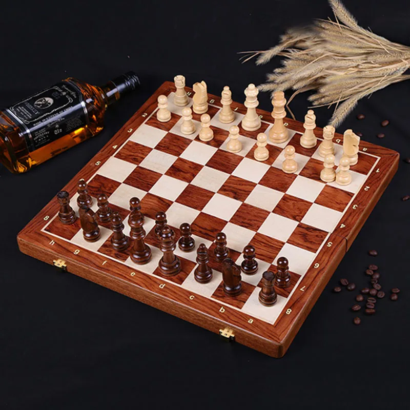 Luxus 4 Queen Chess Game High Grade Wooden Chess Set King Výška 80 mm šachové kusy skladacie 39*39 cm šachovnica stolová hra