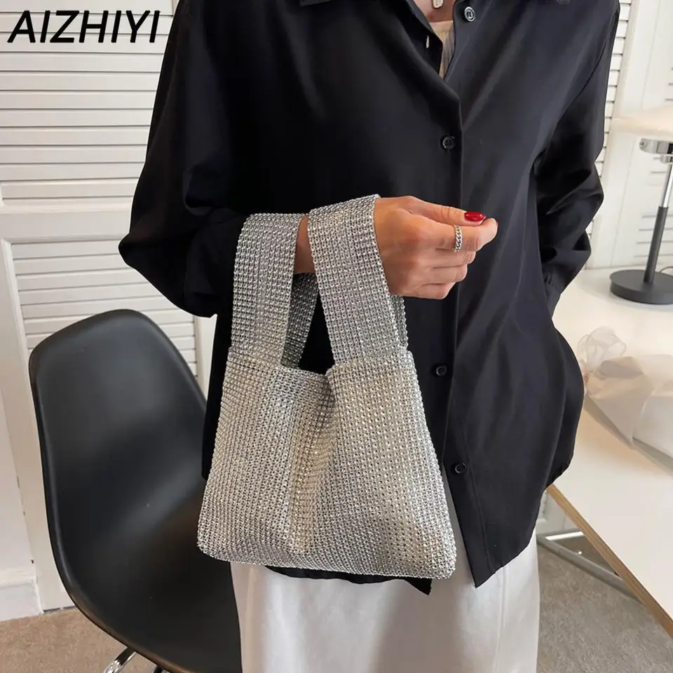 Luxusná večerná taška pre ženy Small Tote Crystal Bling Clutch Top rukoväť s taškou Nové módne trblietavé dámy večere na večierok kabelka