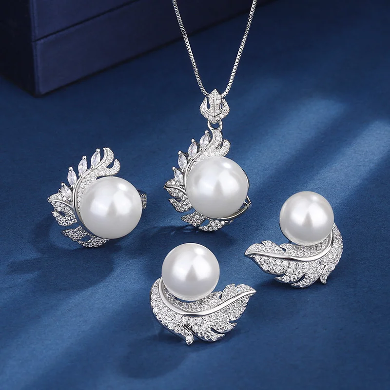 Luxusná značka Originálne skutočné šperky Zlaté na medi spodnej fritillaria Pearls Kórejská verzia módne vykladané s diamantmi gre
