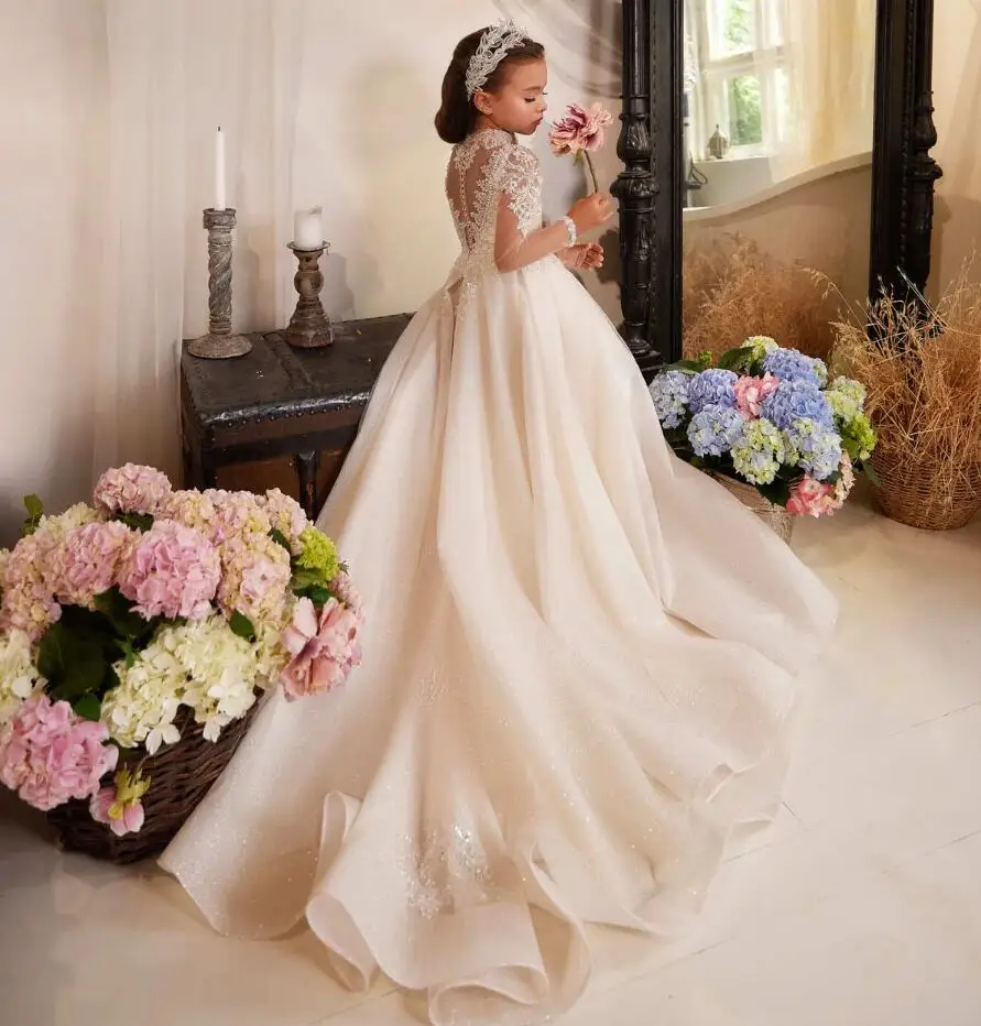 Luxusné kvetinové dievčatá pre svadobný tyl nafúknuté flitre korálky Full Ruckve Detské narodeninové oslavy First Communion Ball Gowns