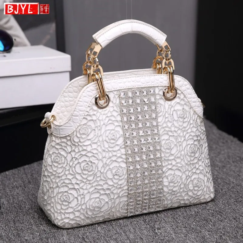 Luxusné módne rozlúčky Ženy kabelky Krokodílové kožené ženské ramenné škrupinové tašky Dámy biele kamienok Messenger tašky