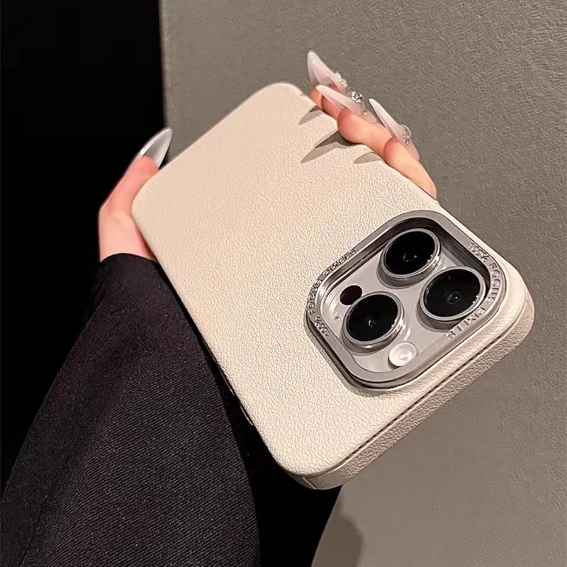 Luxusný kovový kryt na ochranu z kamery Kožená textúra pre iPhone 15 14 plus 13 12 pro Max Soft Silikone Matte Matte Stramproof Cover