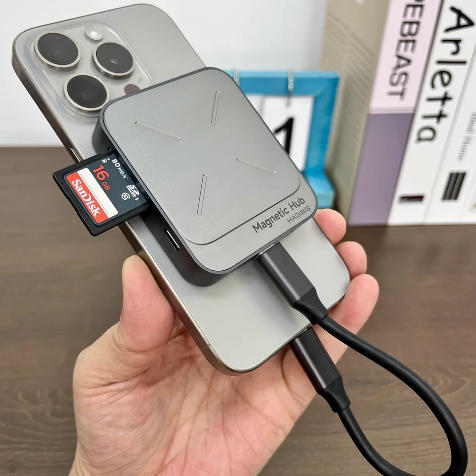Magnetic USB C Hub s Magsafe pre iPhone 16 15 Pro Max, 7 v 1 dokovacia stanica typu C 4K@60Hz HDMI USB-C AUX pre MacBook Pro