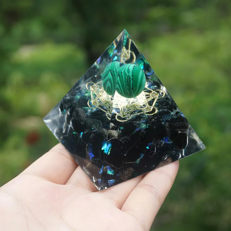 Malachitová krištáľová guľa Orgonit pyramída 5 cm s Obsidian Gemstone Reiki Chakra Energy Orgone Pyramid Collection