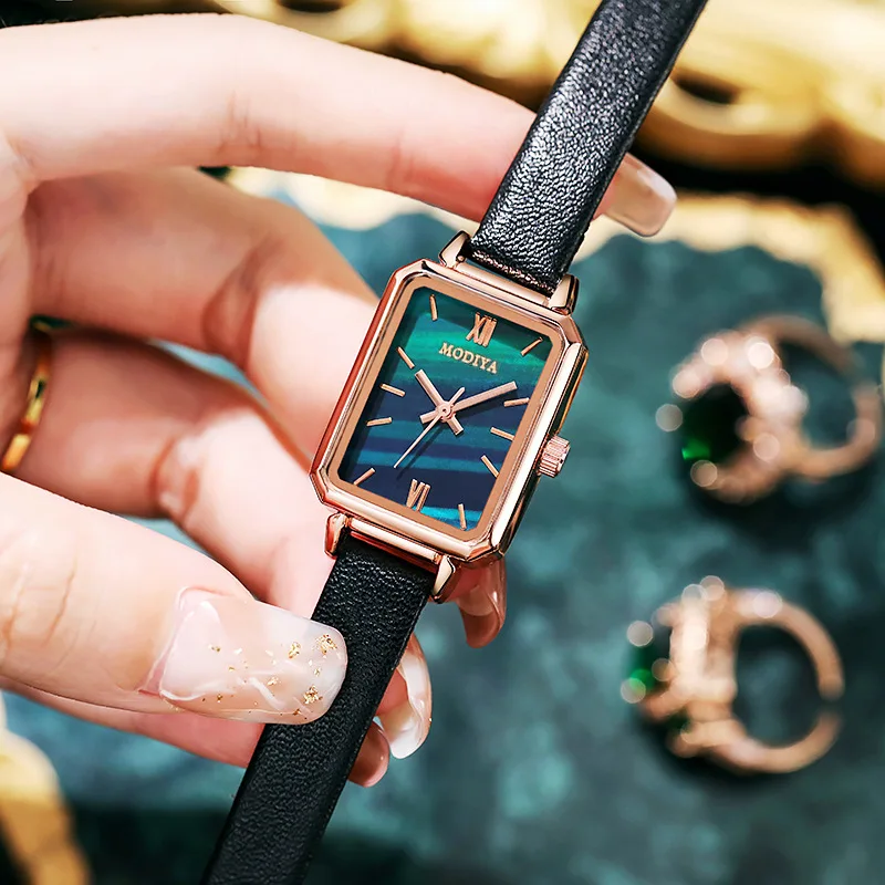 Malé štvorcové dámske módne hodinky reloj jednoduché čierne zelené hodinky Quartz Watches Women Minimalistický dizajn kožený remienok Zápasové hodinky