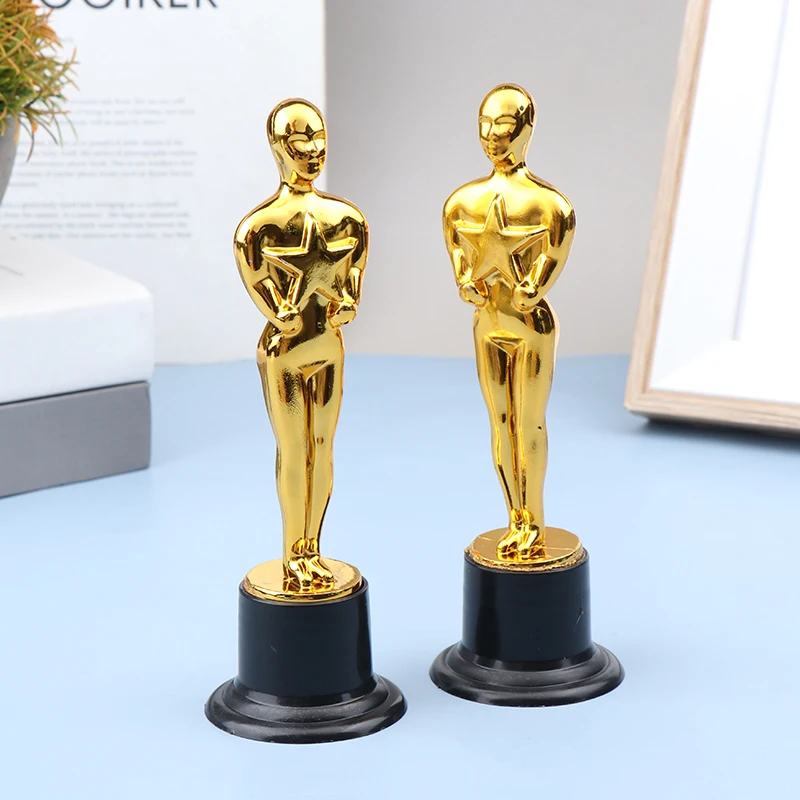 Malý zlatý muž socha Trophy Detská súťaž ocenenie Cena medaily Domov dekorácie Figuríny Ozdoby