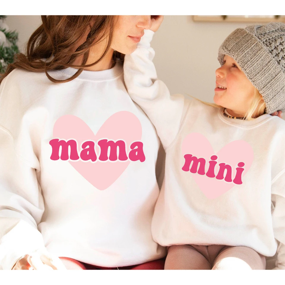 Mama mini tlač Valentínska rodina zodpovedajúca oblečenie mamičky Detské mikiny Rodinné oblečenie Valentínske večierky Dámske deti oblečenie