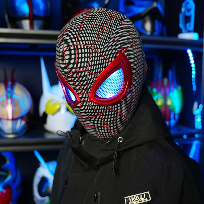 Marvel Spider-Man Mask s pohybujúcimi sa očami a ľahkým efektom Miles Morales Control / Diaľkové ovládanie Spiderman Halloween Cosplay