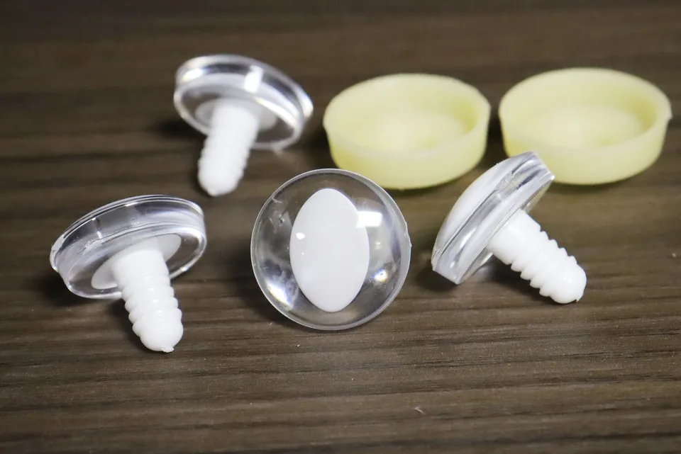 Masckaszem Eyes 24 mm 25 mm biely žiak Round 3d Cat Eyes Bezpečné oči pre plyšovú hračkovú bábiku so zadnou práčkou