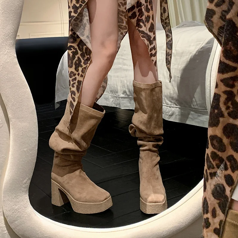 Materiál z kravaty TPR Square Toe Hoof Päty cez koleno Flanel Solid Solid Sumné ženské moderné topánky Vodotesné kožené kožené zostrih