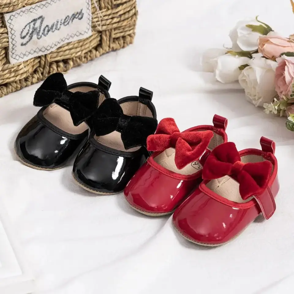 MECKIOR 2024 Nové dievčenské topánky Red Bowknot Nasiate šaty topánky Anti-Slip PU Leather Party Svadobné princezné detské topánky 0-18M