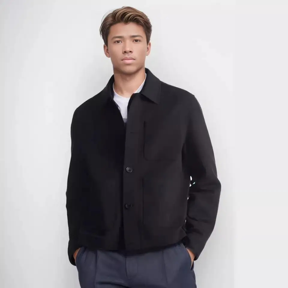 Men bunda klopa s dlhým rukávom s jedným dojčeným kabátom stredného veku s vreckovou vreckovou farbou Príležitostná bunda Outwear