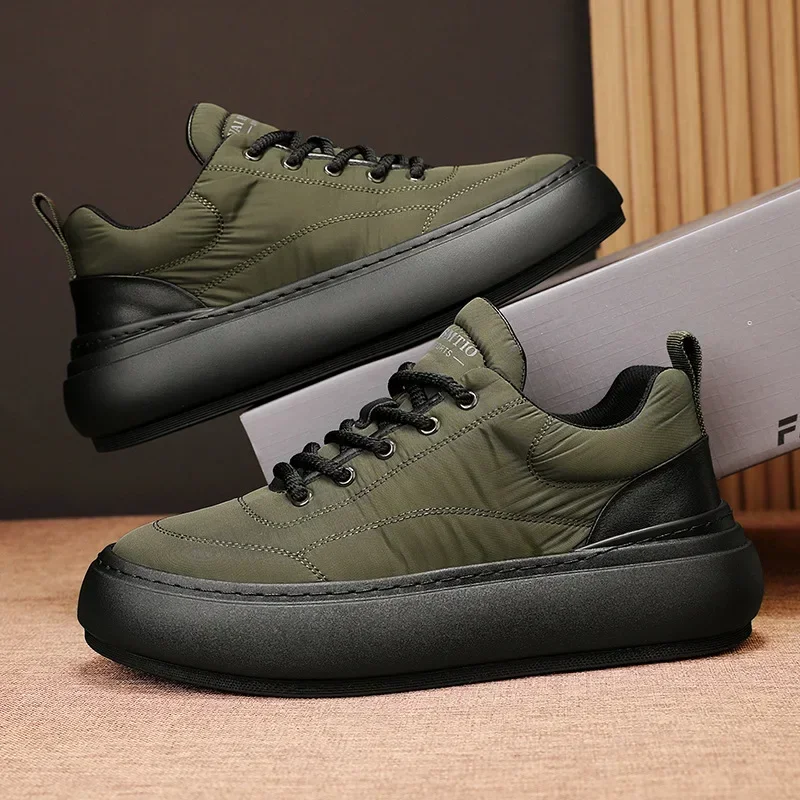 Men módne vodotesné snehové bavlnené topánky zimné nové mäkké podrážky Vulkanizované teplé topánky s plyšovými topánkami zapatillas hombre