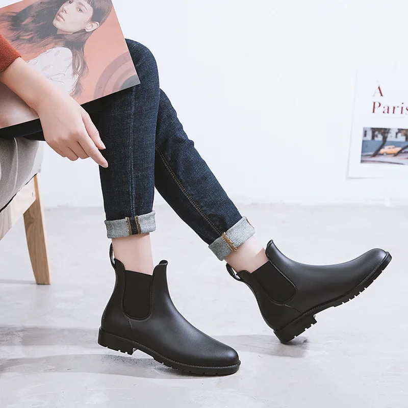 Men Rain Boots Fashion Chelsea topánky Muž Čierne príležitostné topánky PVC Gumové dažďové topánky Vodotesné rybárske topánky Zapatillas de hombre